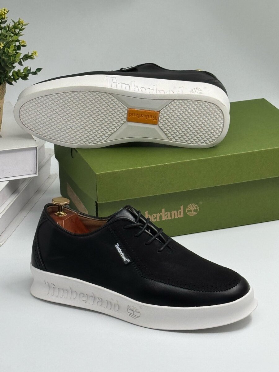 TIMBERLAND CLASSIC BLACK AND WHITE