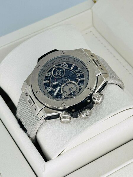 Montre  ́hublot homme