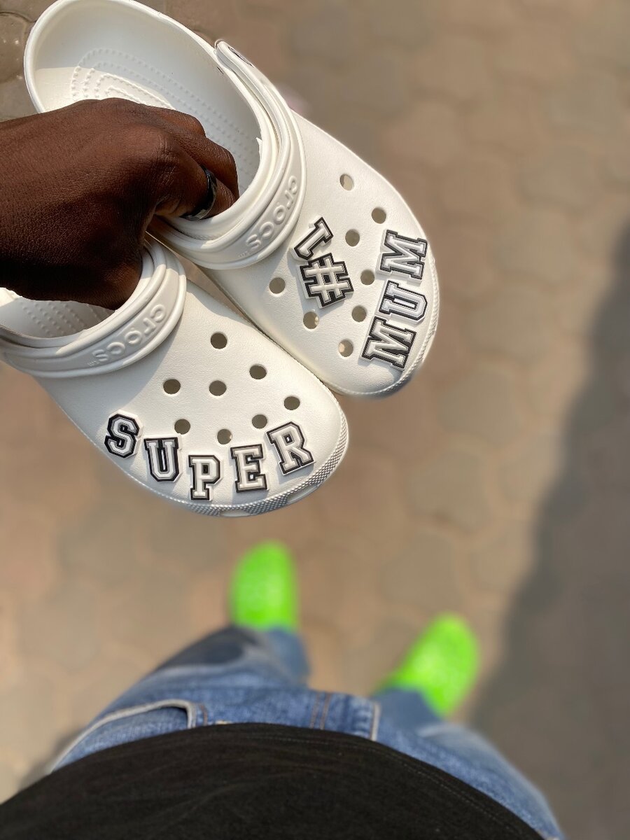 ICONIC CLASSIC CROCS!️