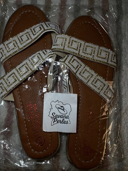 Sandales élégantes perlées