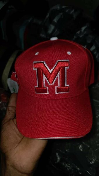 Casquettes Lettre Brodée