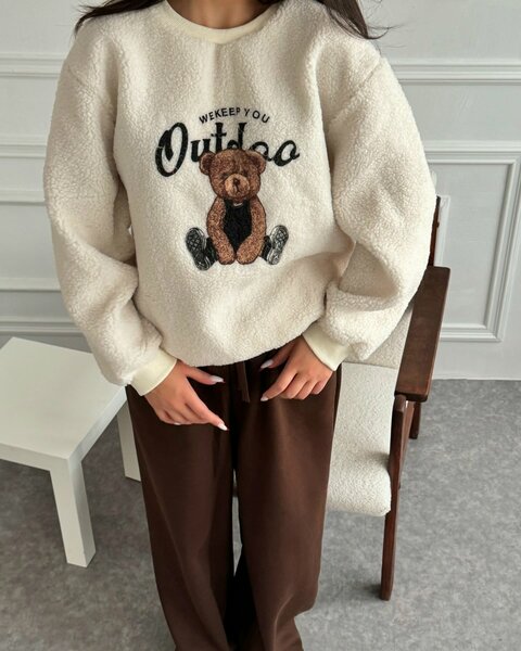 Женский белый свитшот