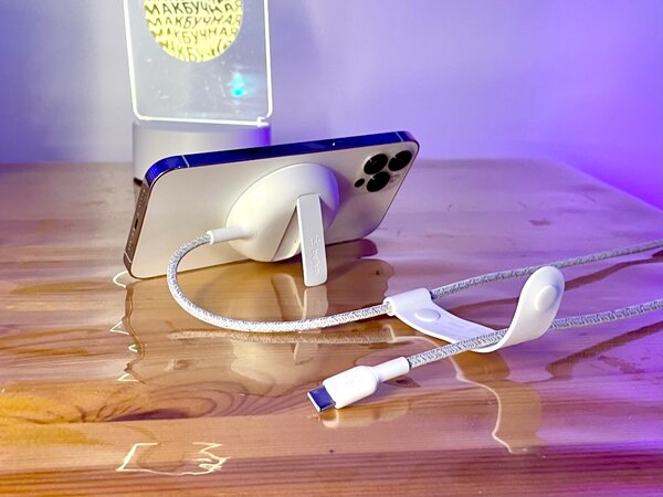 Беспроводная MagSafe зарядка Belkin Boost Charge Pro