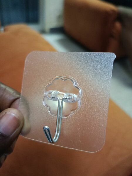 Crochet adhésif décoratif