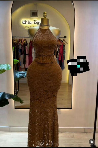 Robe en dentelle élégante