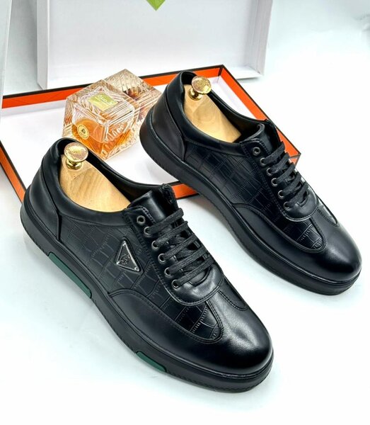 PRADA CLASSIC WEAR