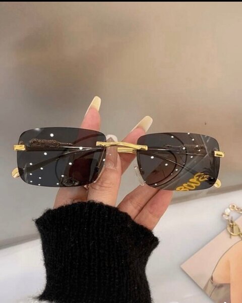 Lunettes de soleil glamour