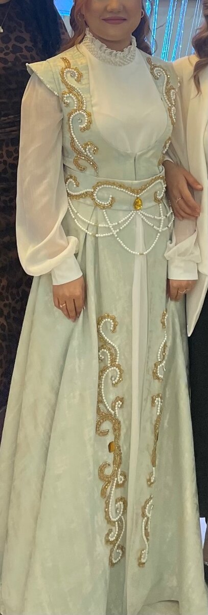 Накидка и платья на кыз узатуу