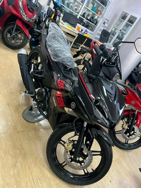 Moto Yamaha sportive rapide