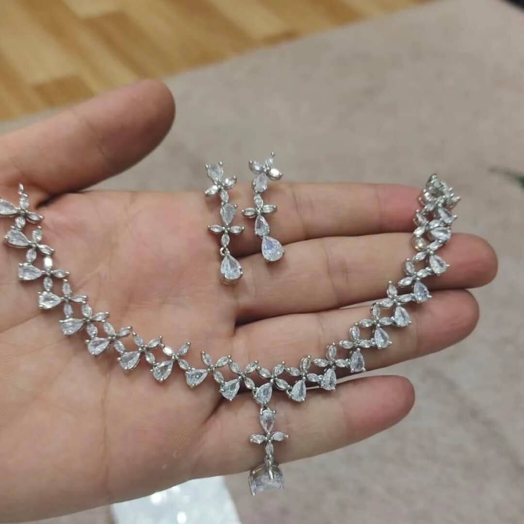 Ladies party set nackless and earrings