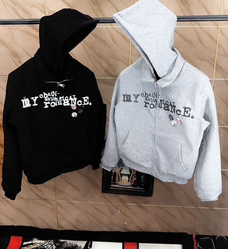 Sweat à capuche motif unique