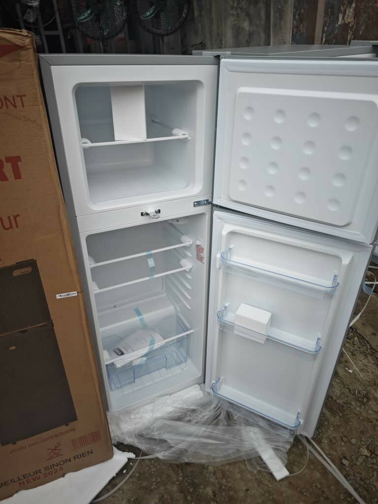 Réfrigérateur smart technologies 138 lite prix :