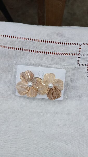 Boucles d'oreilles fleur délicates