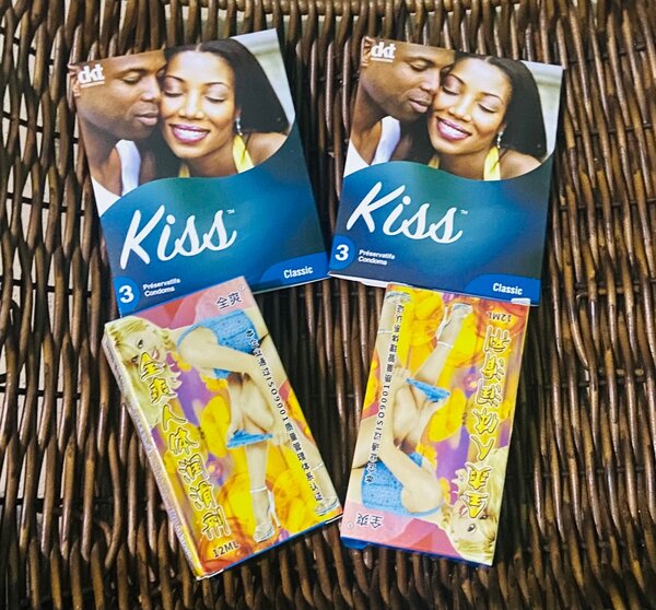 6 préservatifs +2 lubrifiants