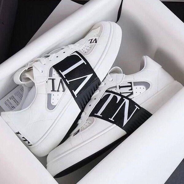 Baskets Valentino blanches