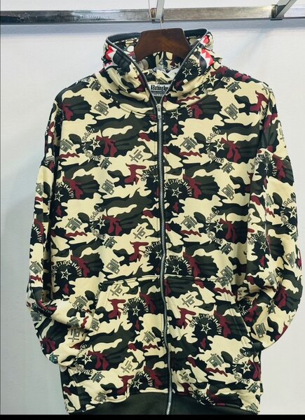 Sweat à capuche tendance