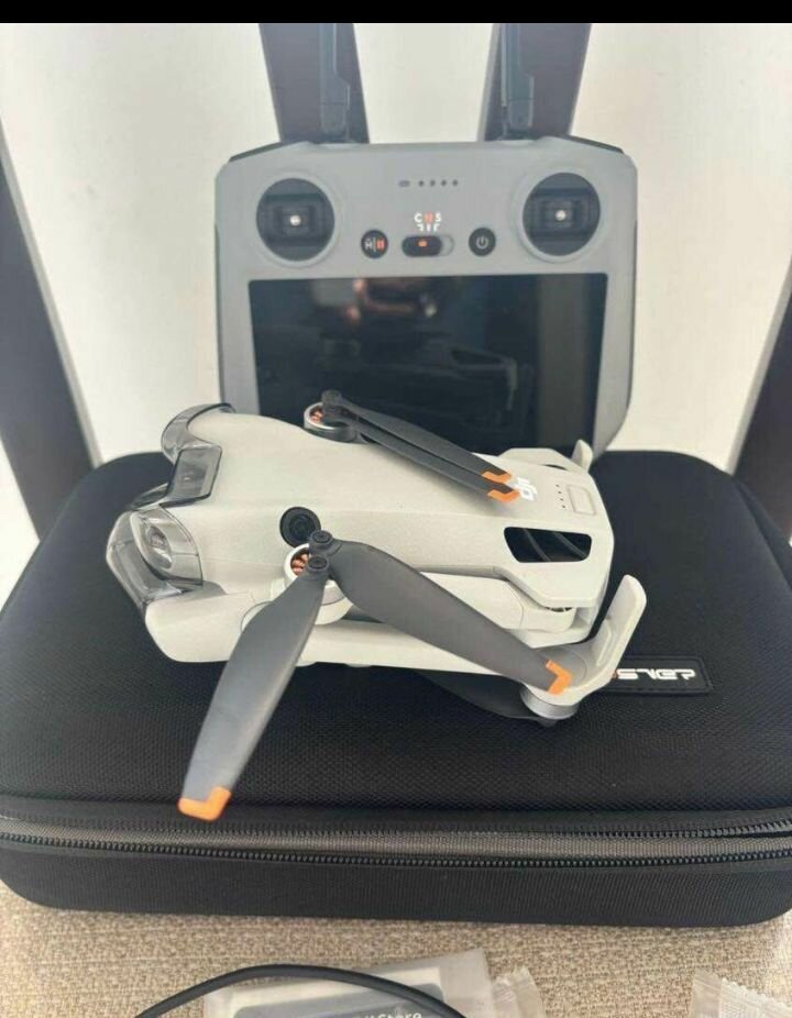 Drone pliable avec télécommande