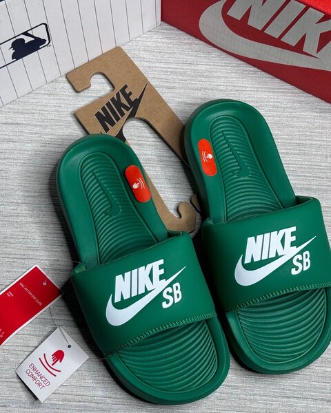 Mules Nike SB Vertes