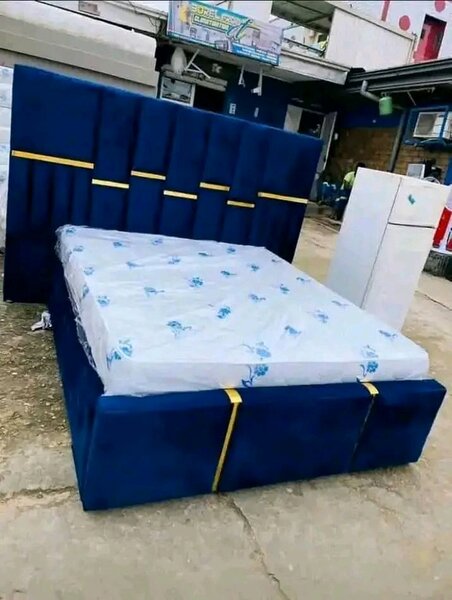 Lit double moderne en velours