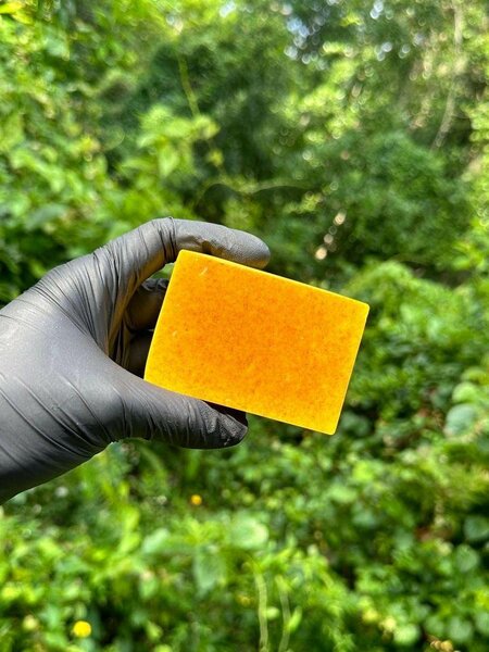 Savon Bio au curcuma citron