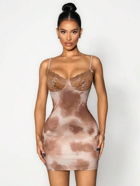 Robe moulante satinée femme