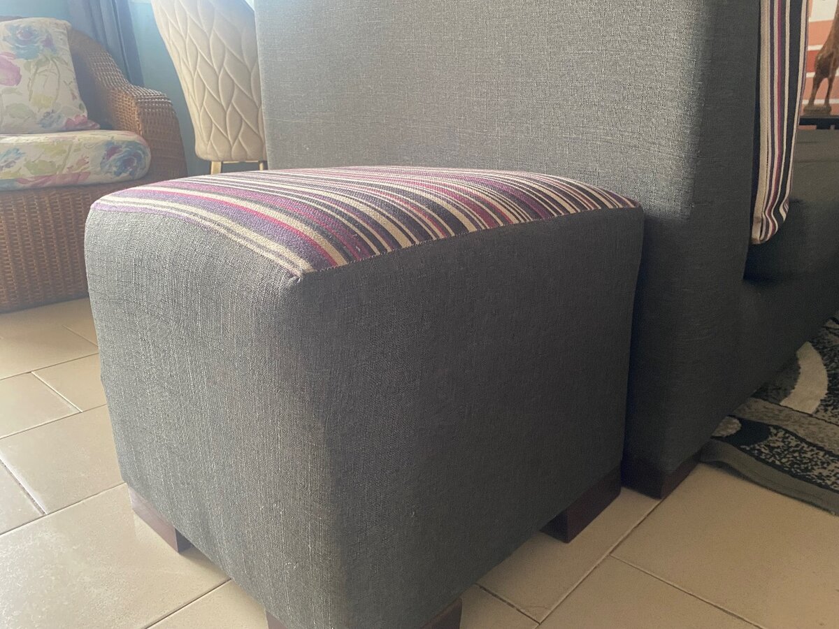 Canapé moderne en tissu rayé