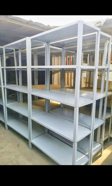 Étagère métallique robuste