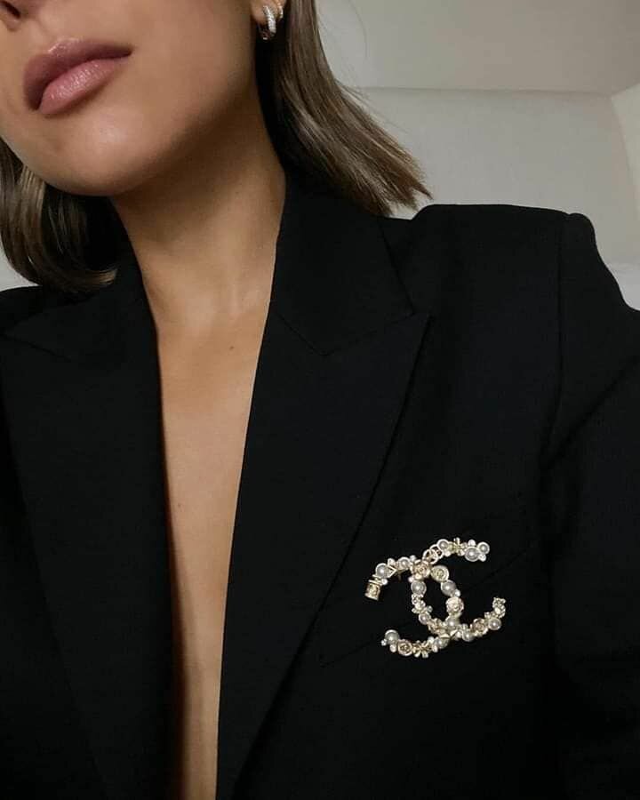 Broches élégants pour vestes