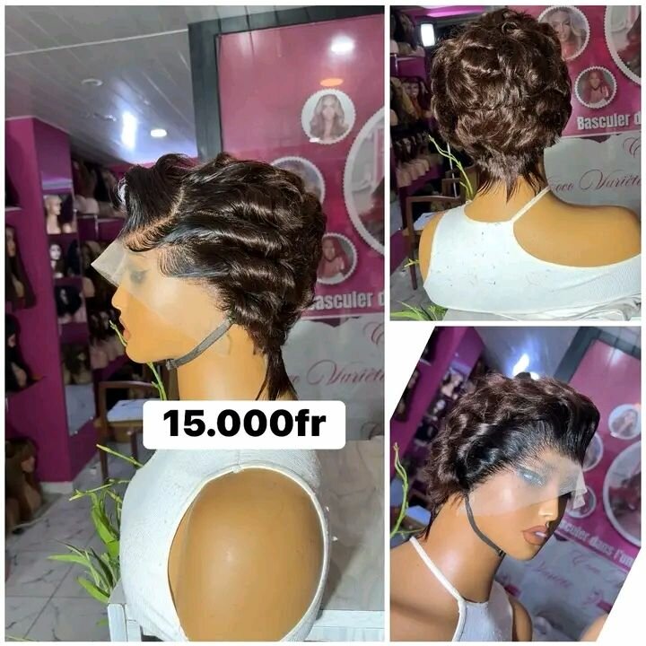 Perruque courte ondulée