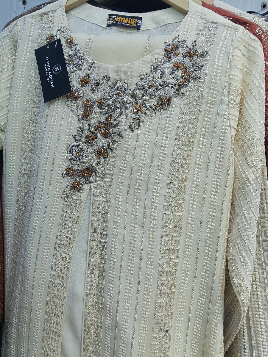 Hania creation suit