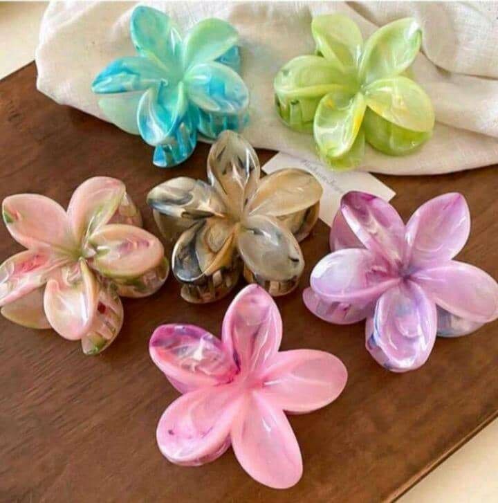 Pinces à cheveux fleur colorée