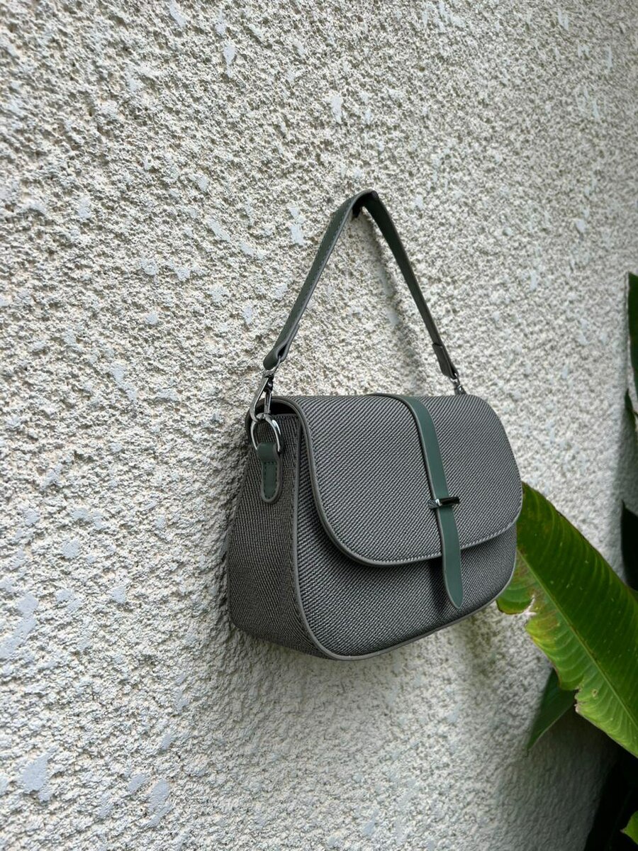 Sac bandoulière en simili cuir