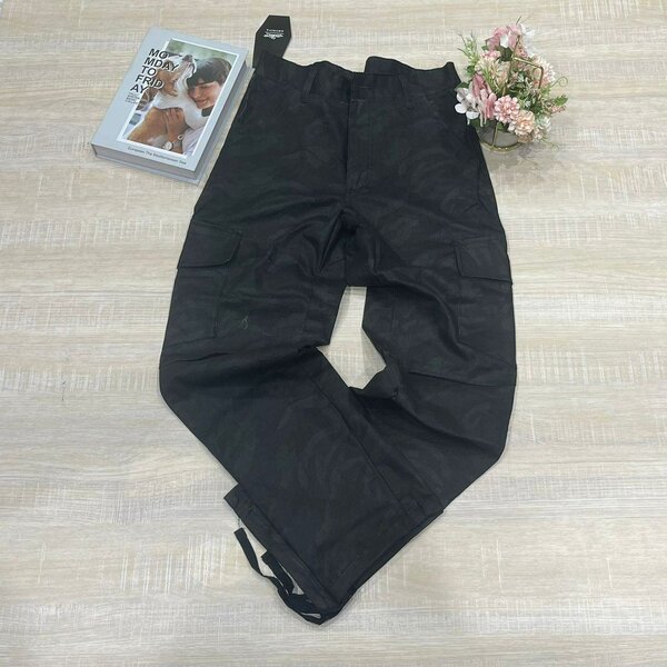 Solid camouflage joggers