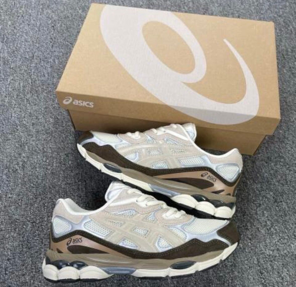 Chaussures de sport Asics pour femmes