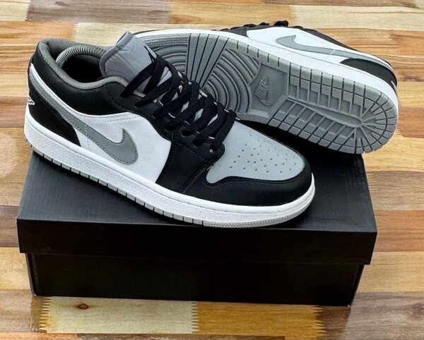 Baskets basses rétro élégantes