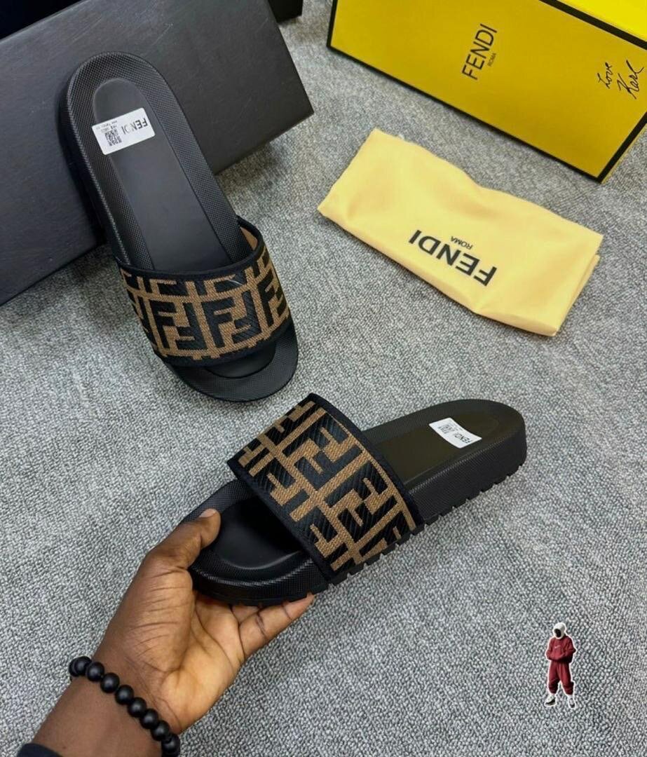FENDI CLASSIC SLIPPERS