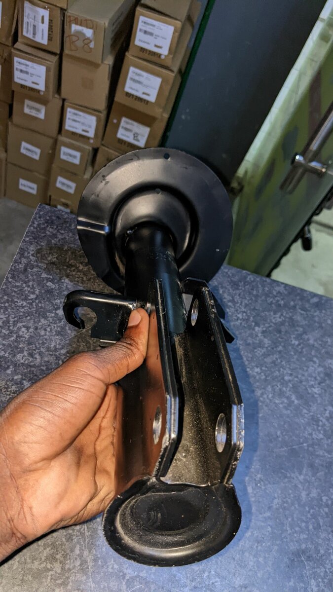 Front Shocks Absobers For BMW X5 E53i 2010