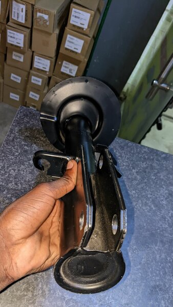 Front Shocks Absobers For BMW X5 E53i 2010