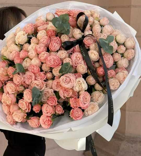 крупноголовые бутоны пионовидных спрей