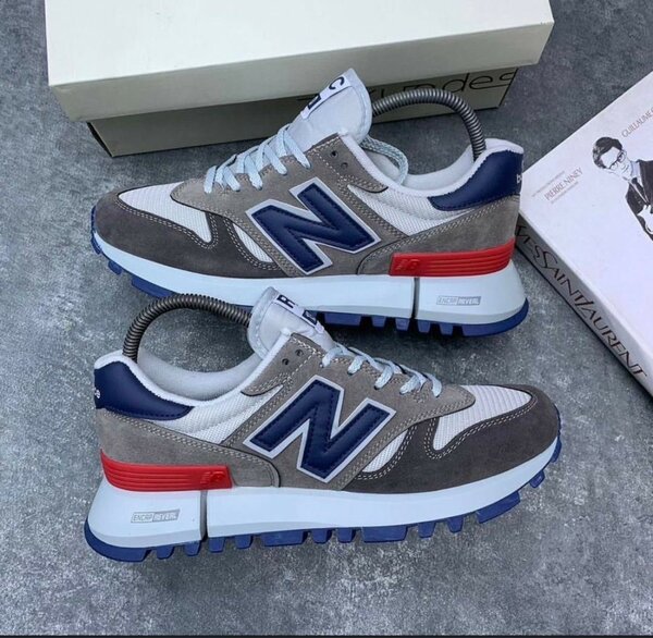 NEW BALANCE CLASSIC