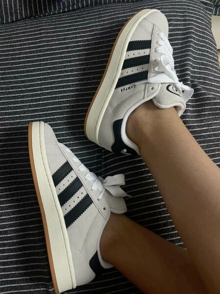 Baskets blanches Adidas unisexes