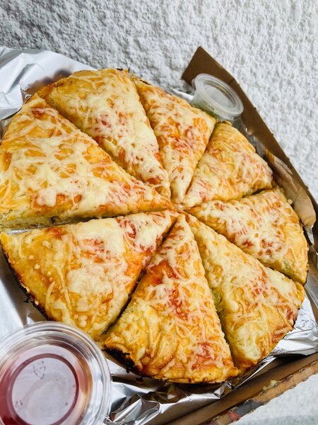 Pizza au poulet délicieux