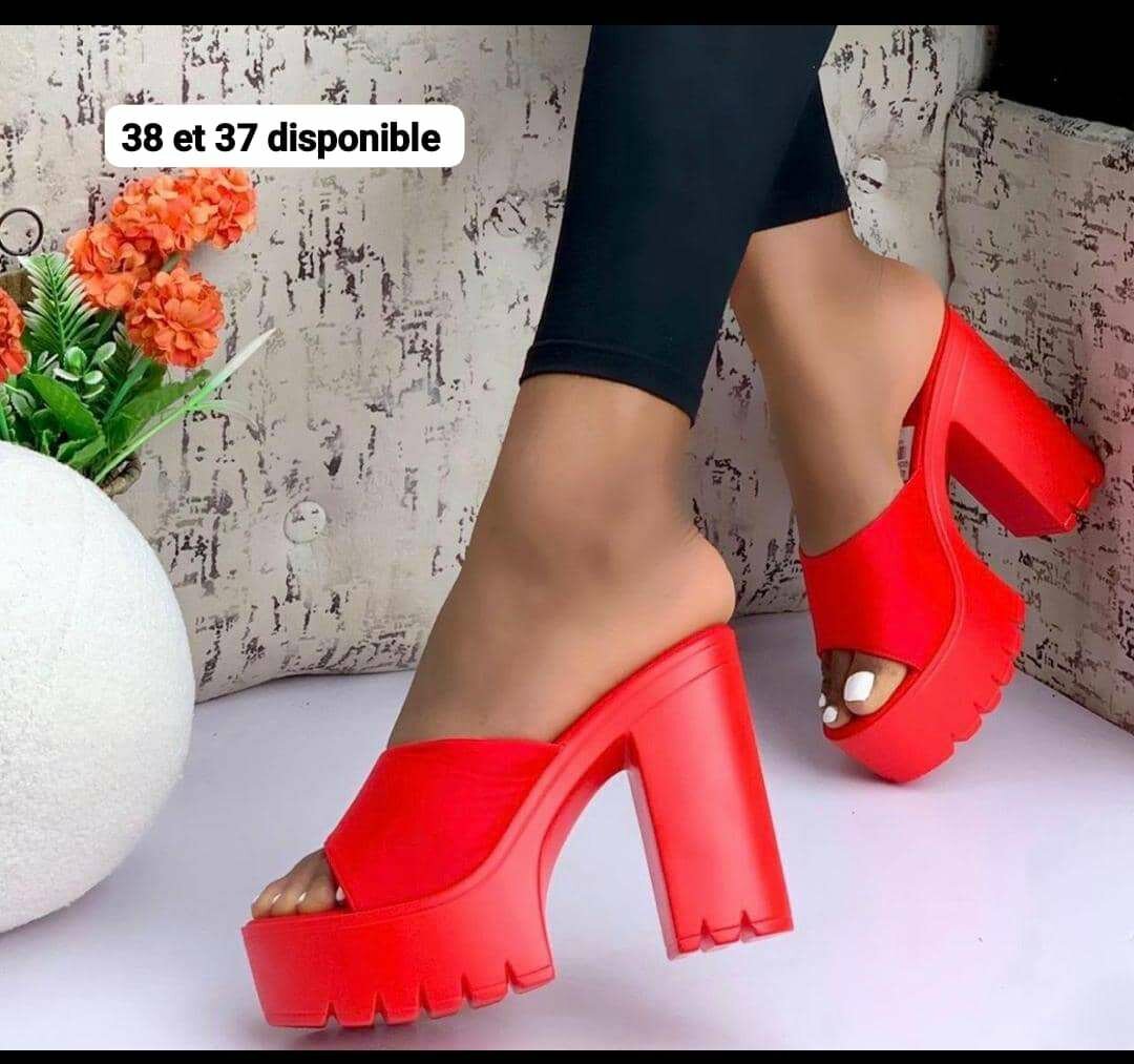 Sandales à talons compensés mode