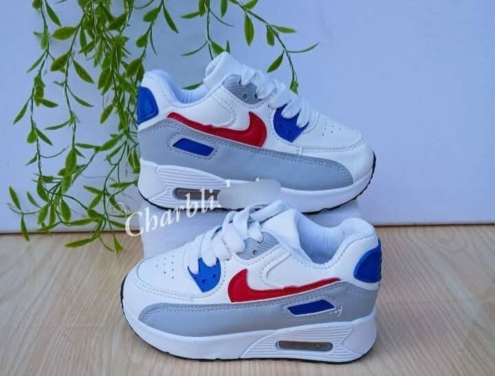 Baskets enfant colorées