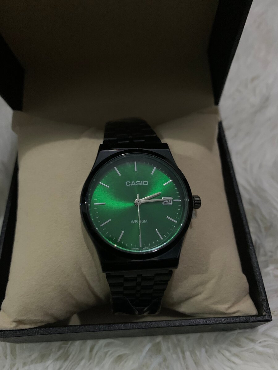 Montre Classique en Acier