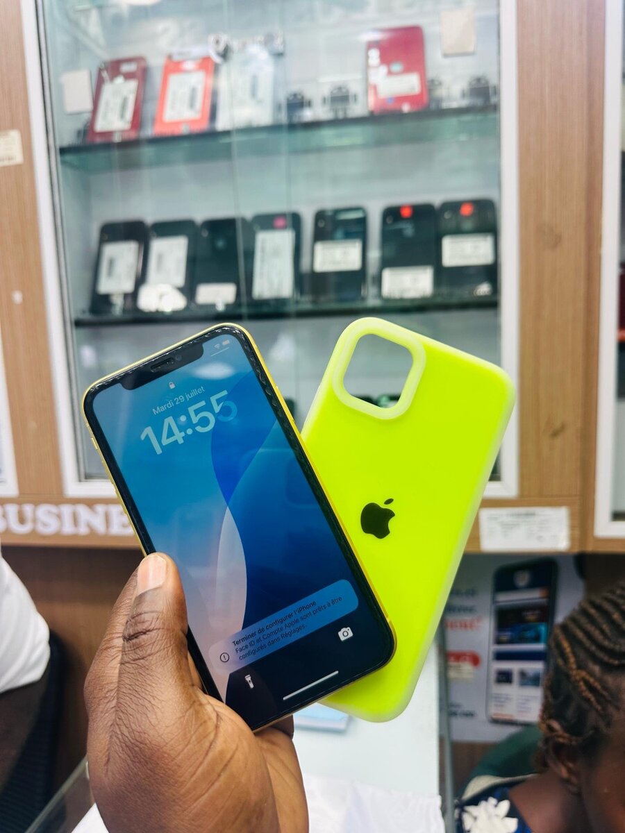 11 simple 64gb état Casi