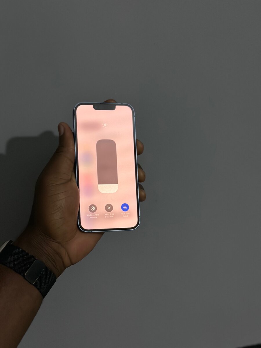 iPhone 14 simple 128Go CE avec carton sous garantie Apple