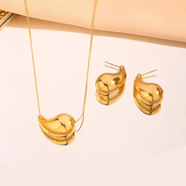 Chaîne et boucle d'oreille