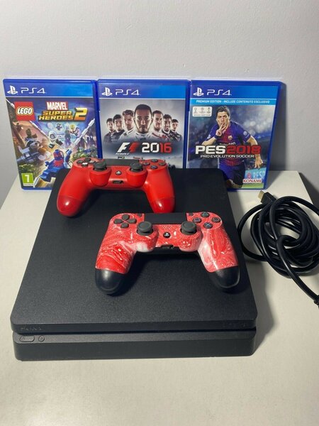Console PS4 Slim 500 Go avec manette rouge
