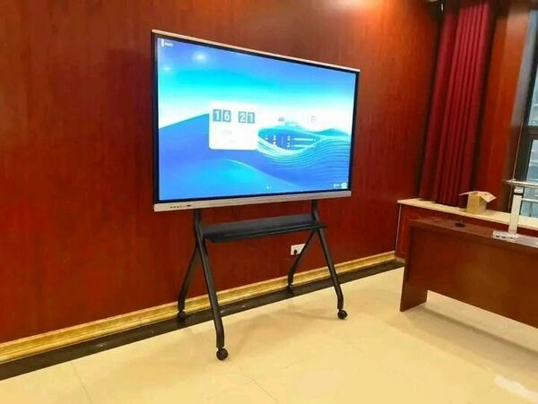 Grand écran tactile interactif pour salle de réunion